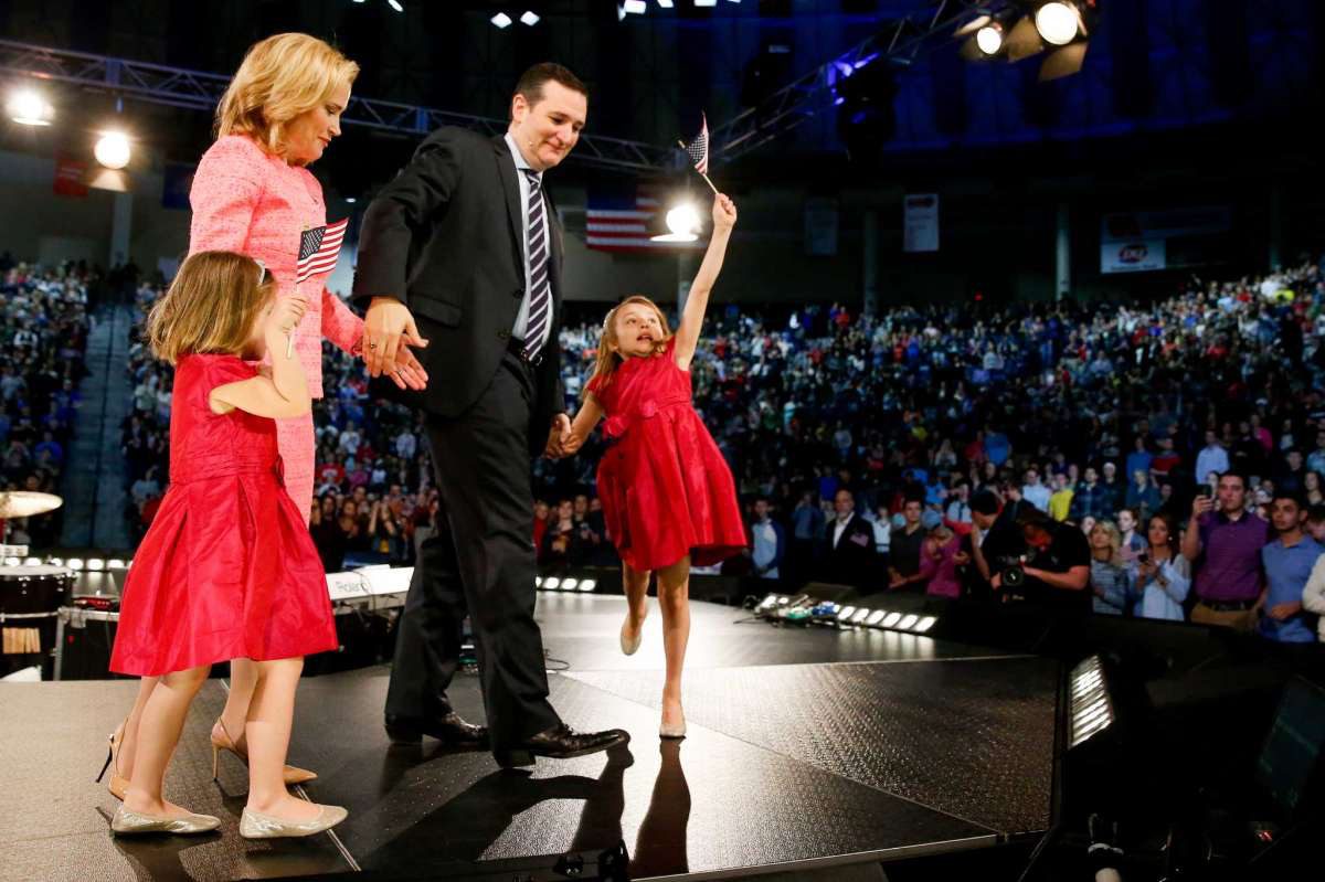 Caroline Cruz