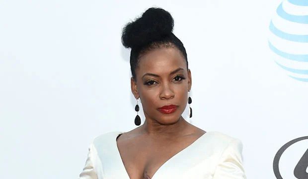 Aunjanue Ellis 9