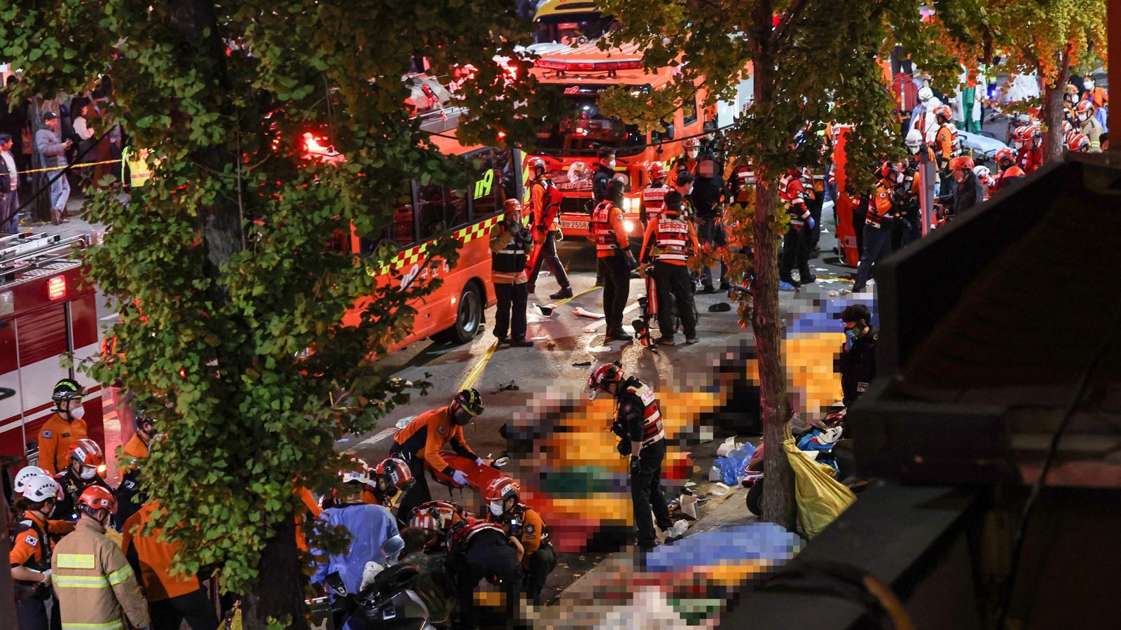 ¿Cómo muere la gente en Stampede? Cómo evitar ser aplastado 11 Stampede