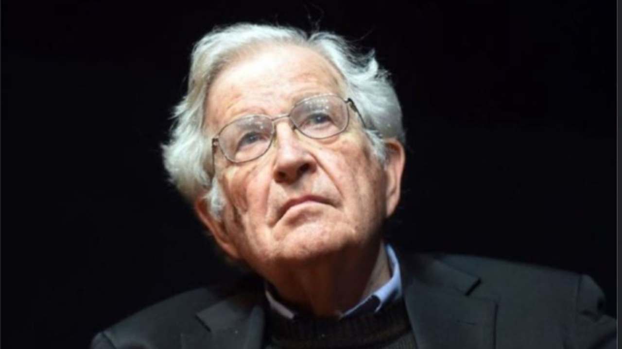 Naom Chomsky1