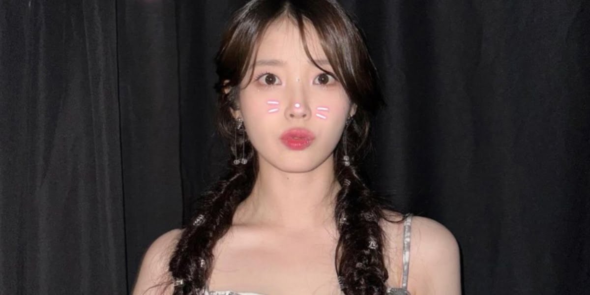 IU concert look 03