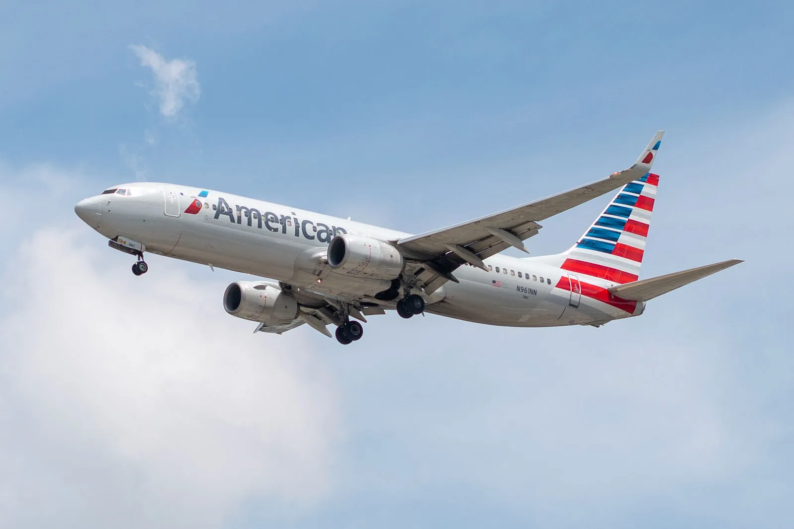 american airlines boeing 737 chicago ohare international airport july 2025.webp