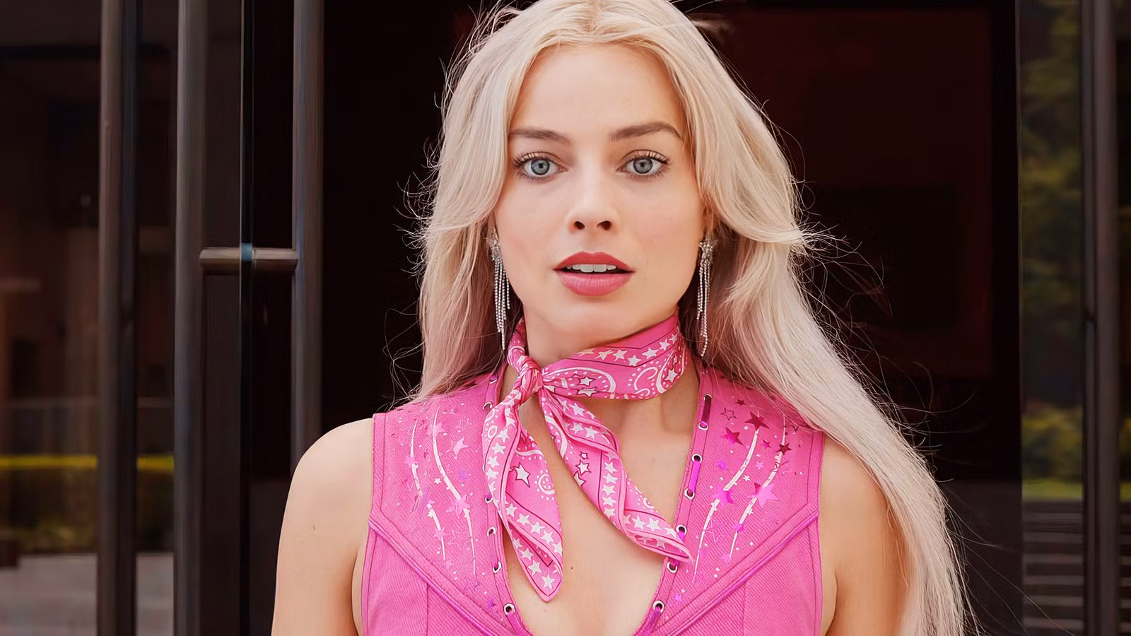 margot robbie s first movie since barbie looks even more ambitious therapeutic.avif