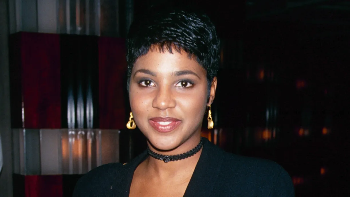 toni braxton 90s hair.webp